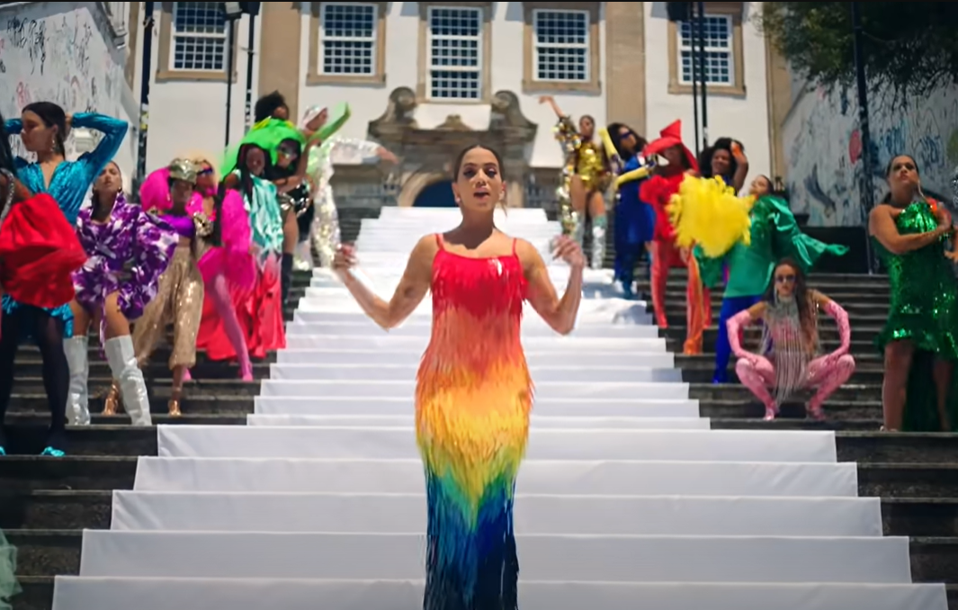 Fonte: publicado na plataforma Youtube. Cena do videoclipe de Me Gusta